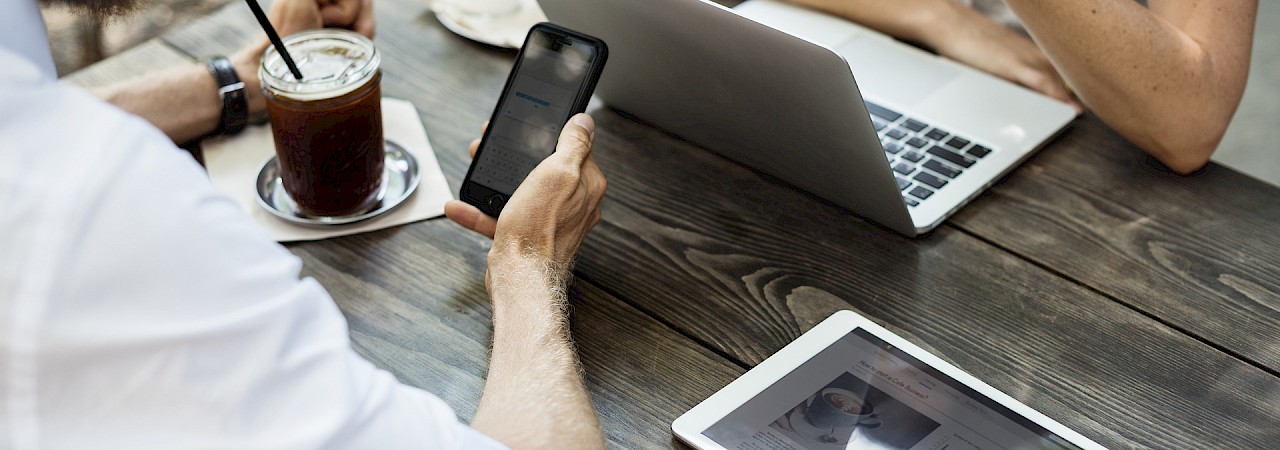 Telefoncoaching on-the-job ist für alle geeignet, die regelmäßig im Kundenkontakt stehen